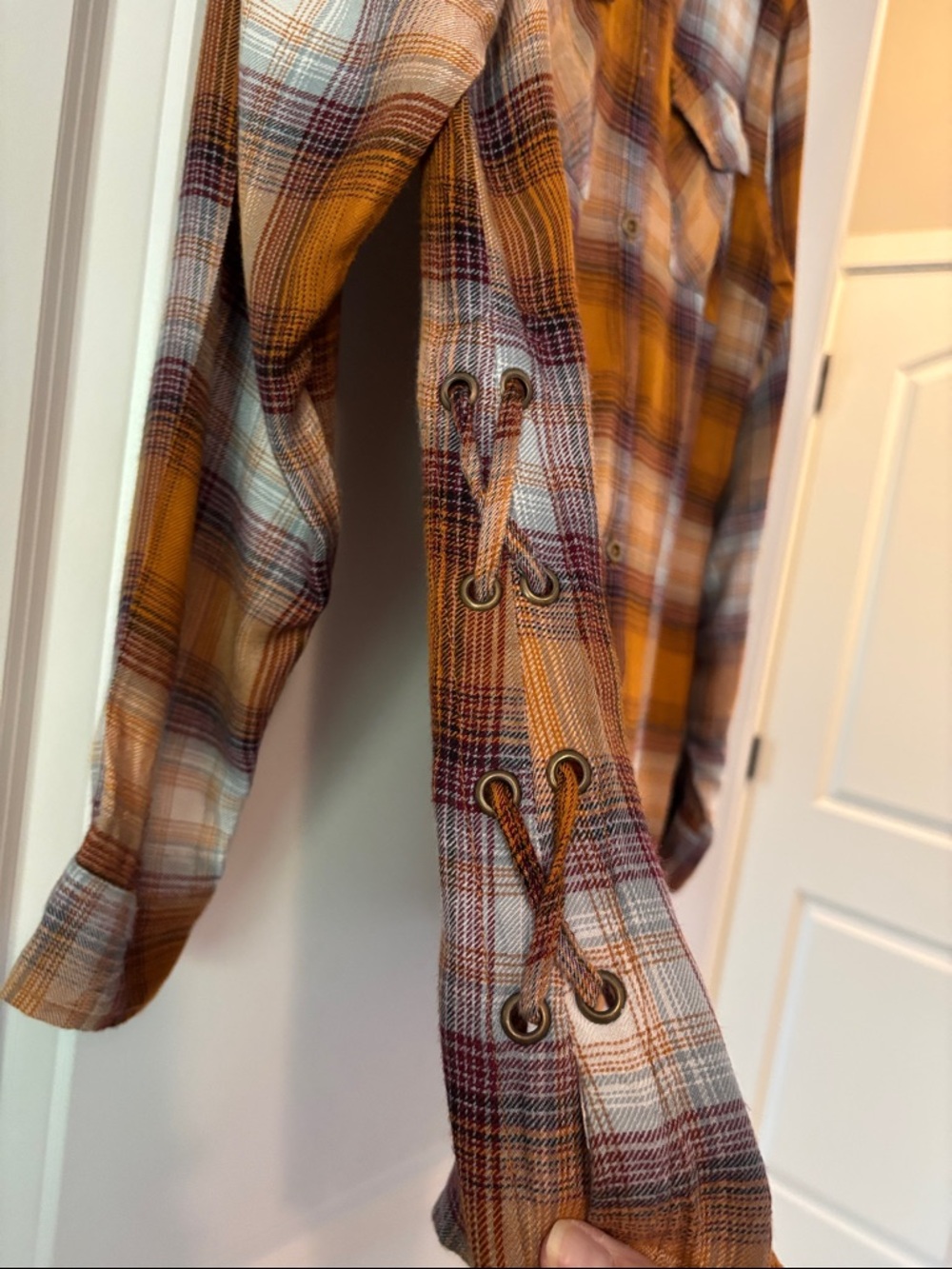 Maurices Plaid Button-Up in Mustard, Rust & Cream, size large $12 - Picture 5 of 7